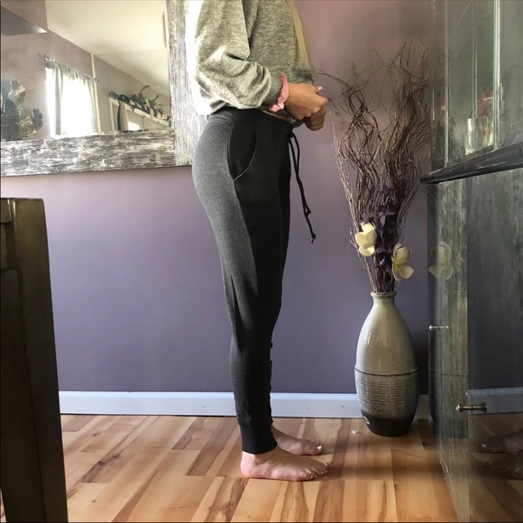 Victoria secret pink bling skinny joggers - Picture 3 of 6